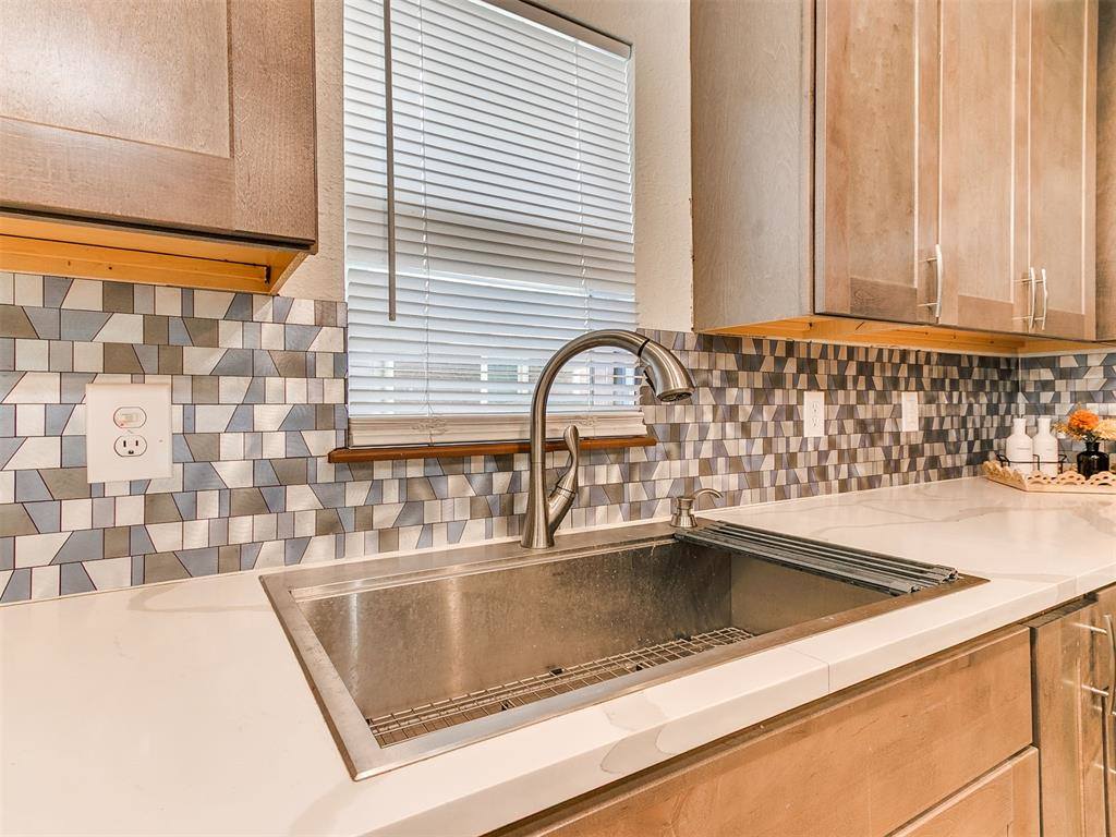 1702 North Market Avenue, Shawnee, OK 74804
