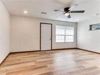 1702 North Market Avenue, Shawnee, OK 74804