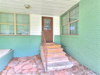 1702 North Market Avenue, Shawnee, OK 74804