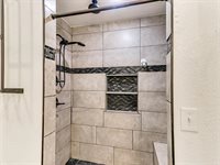 1702 North Market Avenue, Shawnee, OK 74804