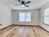 1702 North Market Avenue, Shawnee, OK 74804