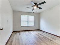 1702 North Market Avenue, Shawnee, OK 74804