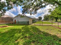 1702 North Market Avenue, Shawnee, OK 74804