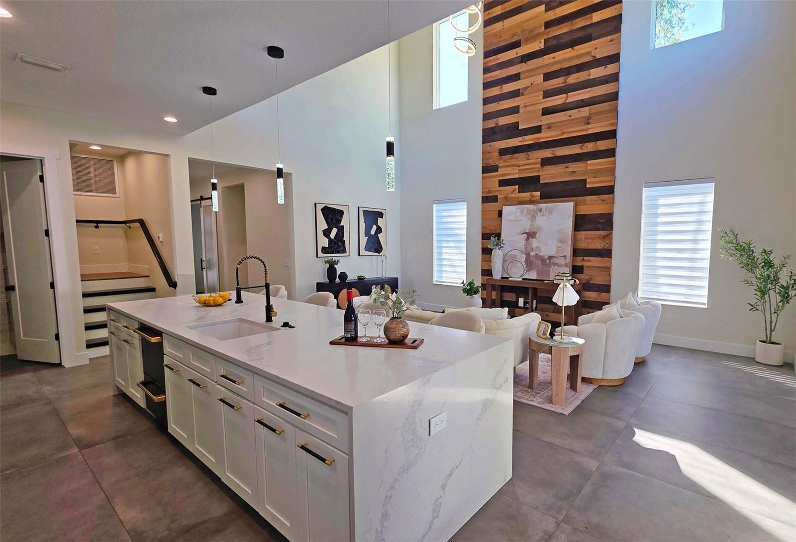 2475 Bay Street, Sarasota, FL 34237