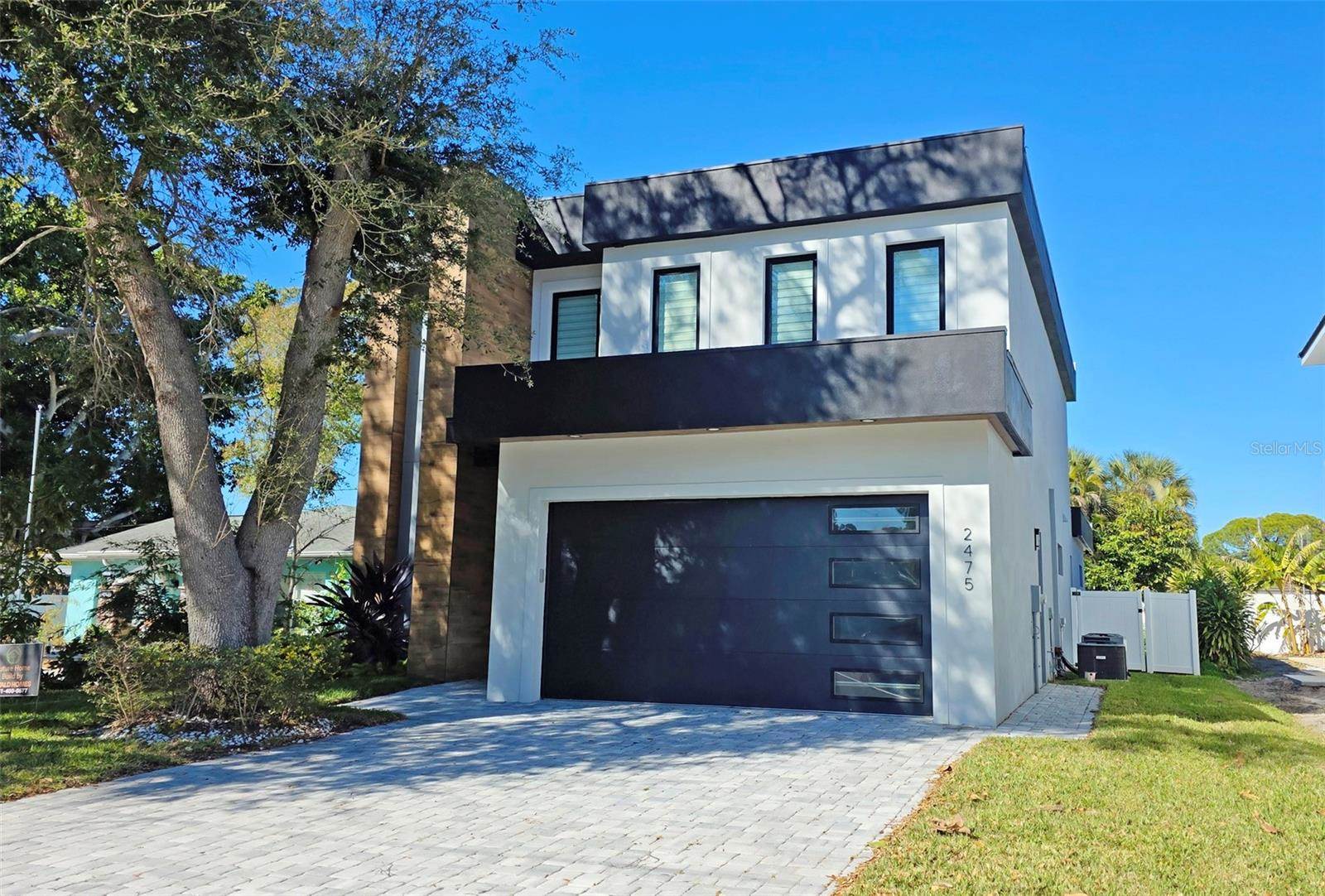 2475 Bay Street, Sarasota, FL 34237