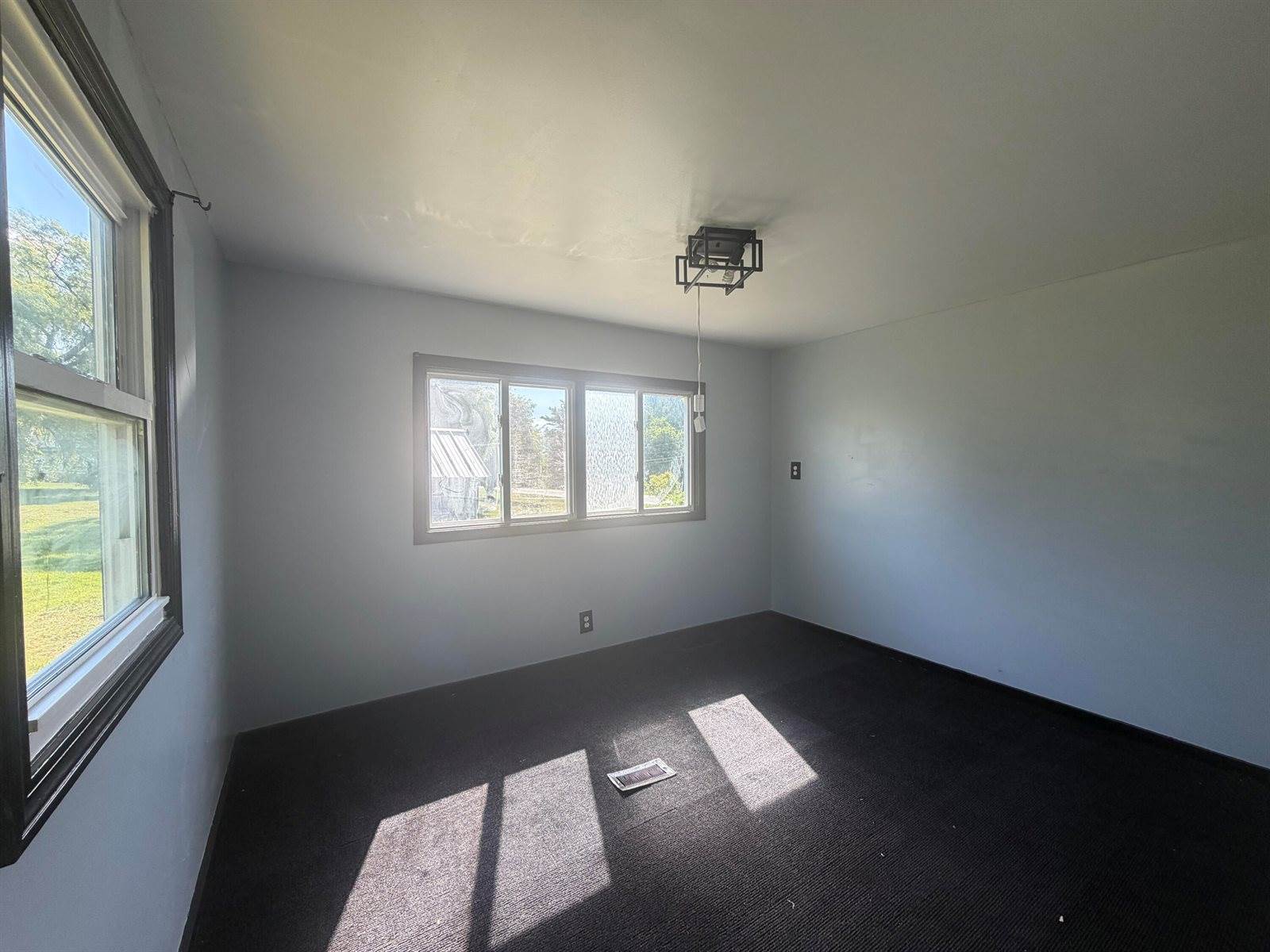 312 Water Street, Guilford, ME 04443