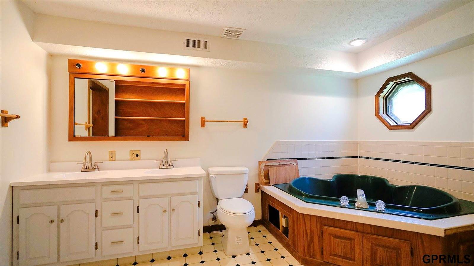 13106 South 24 Street, Bellevue, NE 68123
