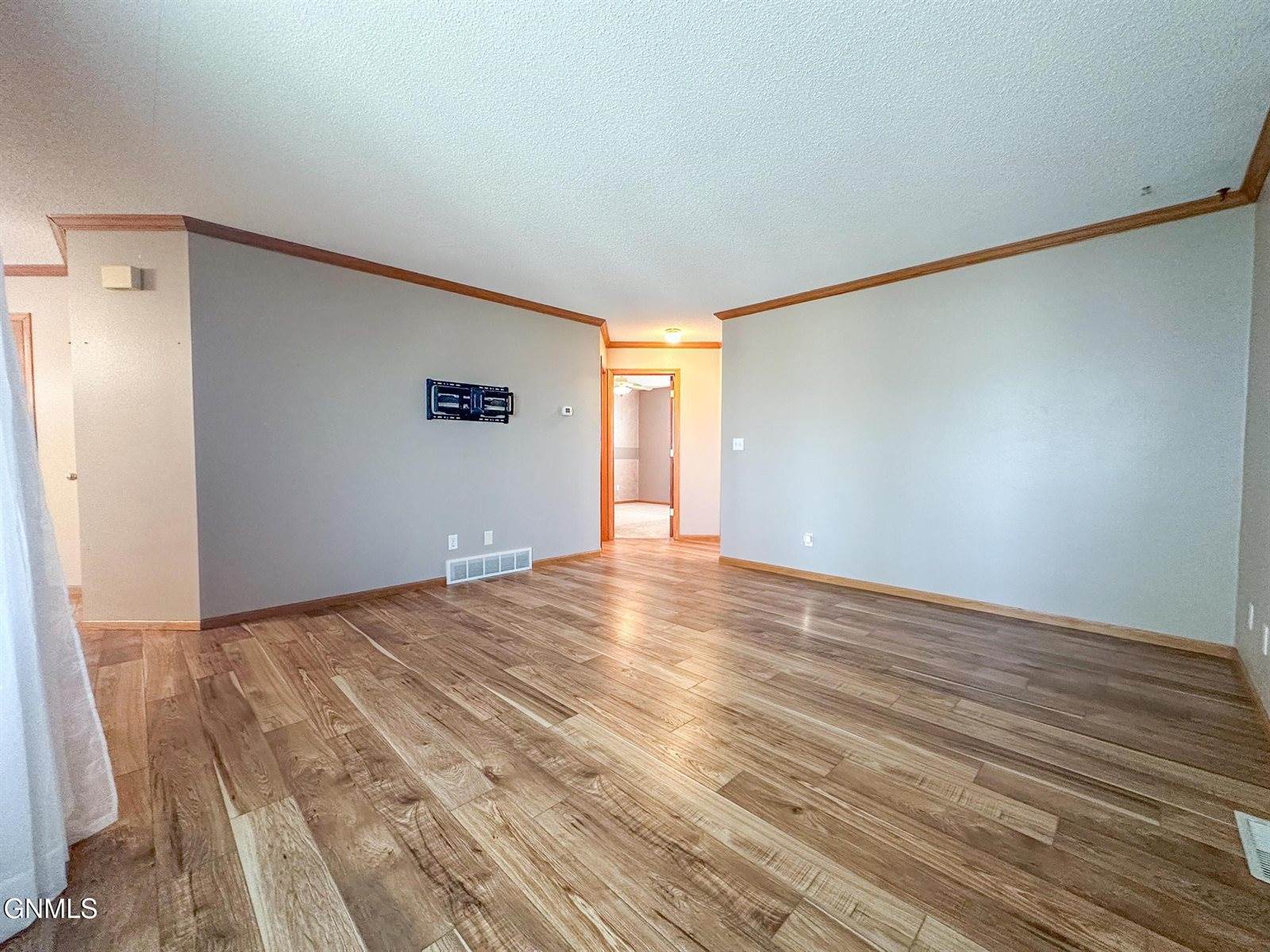 3281 Capitol Avenue East, Bismarck, ND 58501