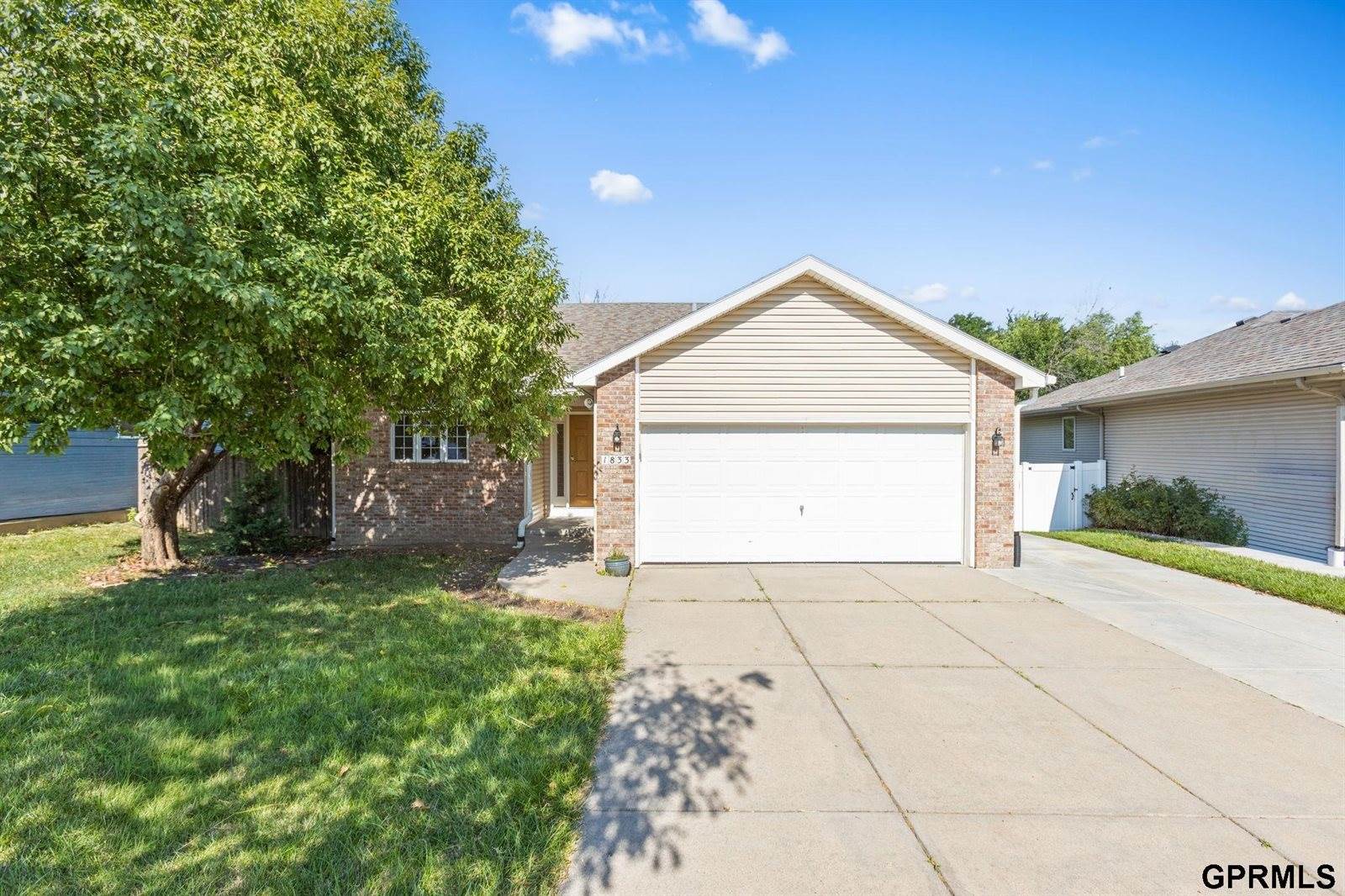 1833 Timber Ridge Road, Lincoln, NE 68522