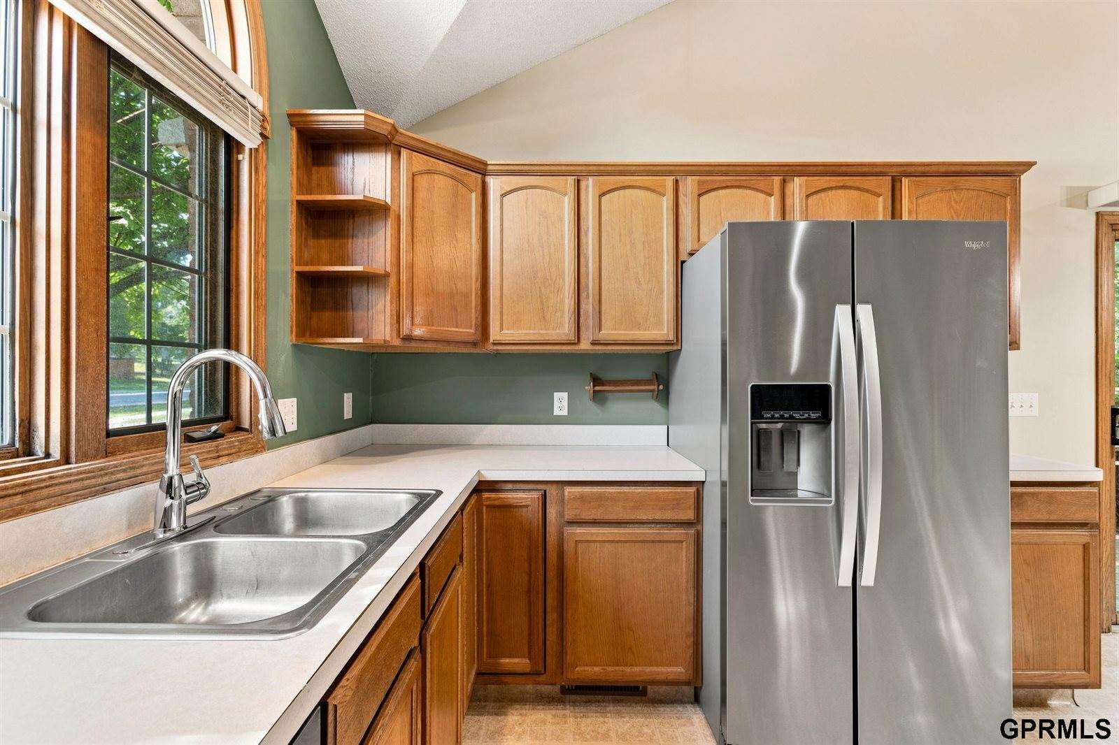 1833 Timber Ridge Road, Lincoln, NE 68522