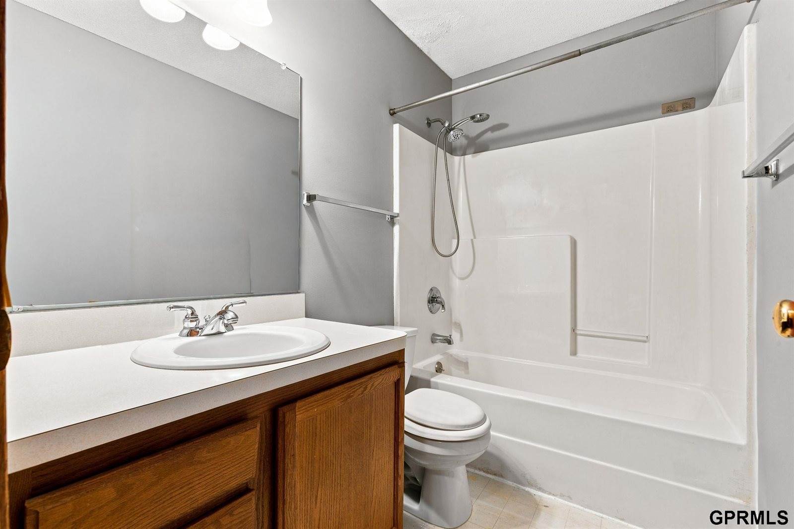1833 Timber Ridge Road, Lincoln, NE 68522