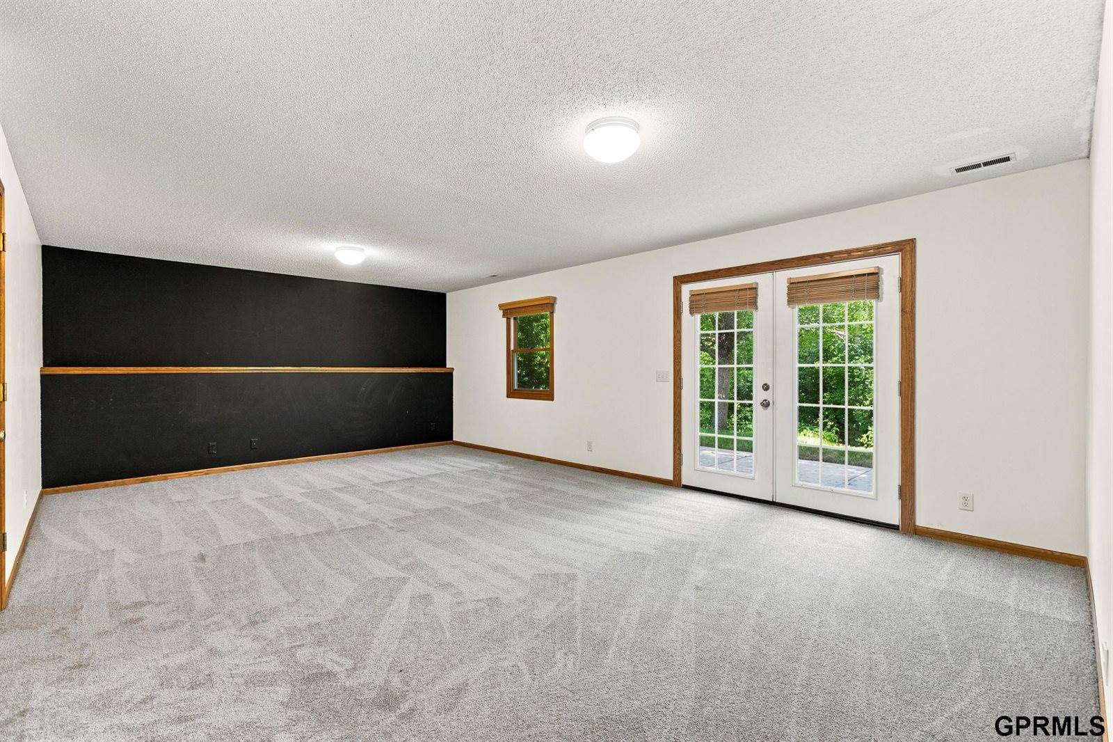 1833 Timber Ridge Road, Lincoln, NE 68522