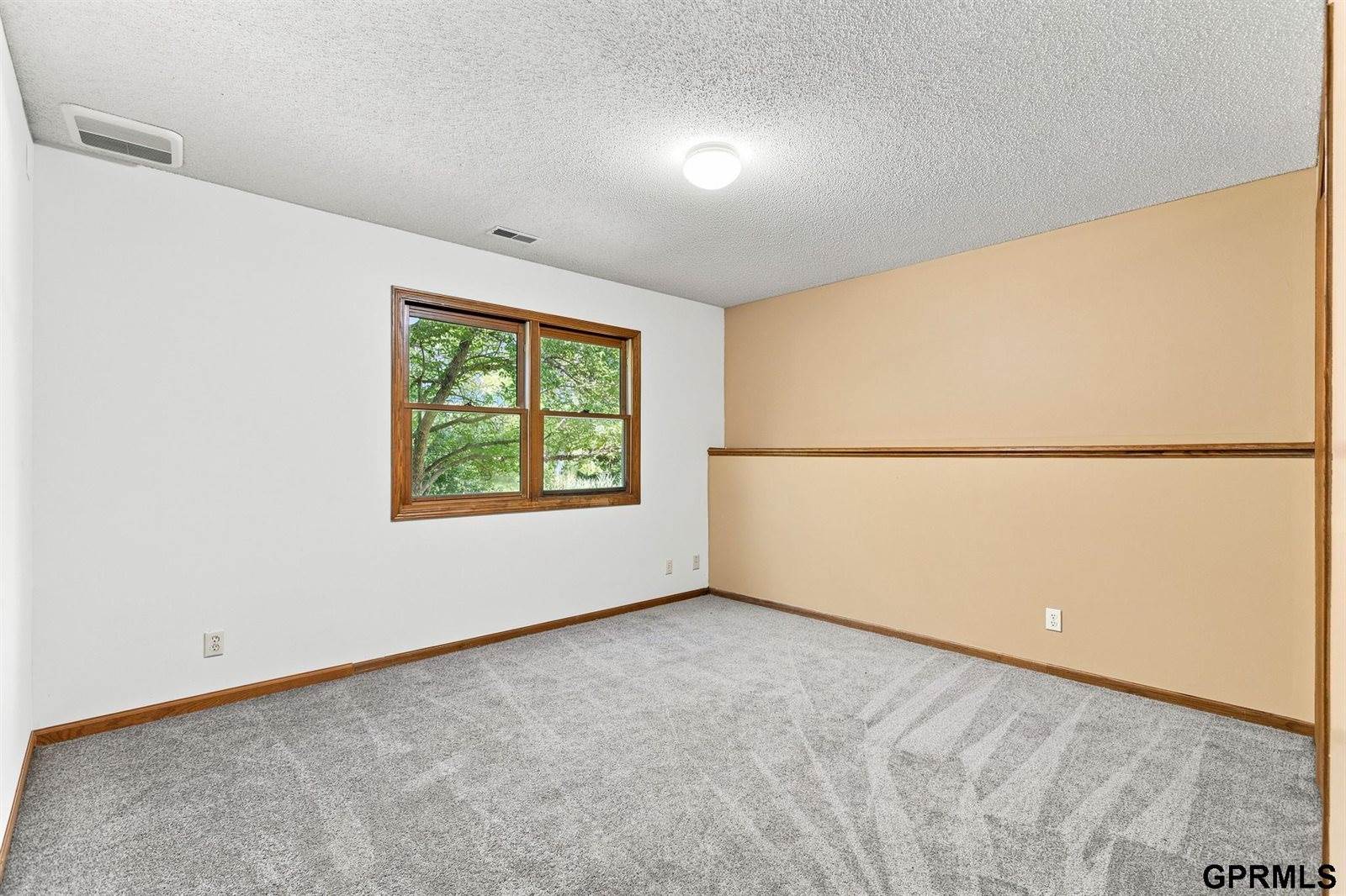 1833 Timber Ridge Road, Lincoln, NE 68522