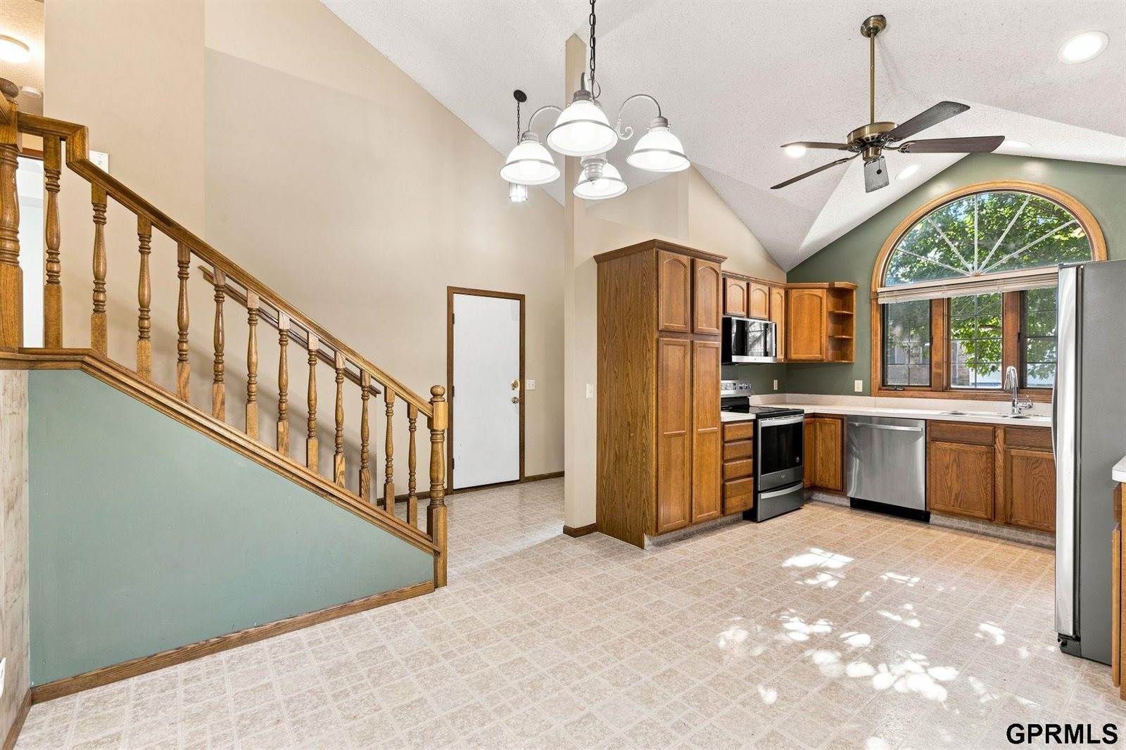 1833 Timber Ridge Road, Lincoln, NE 68522