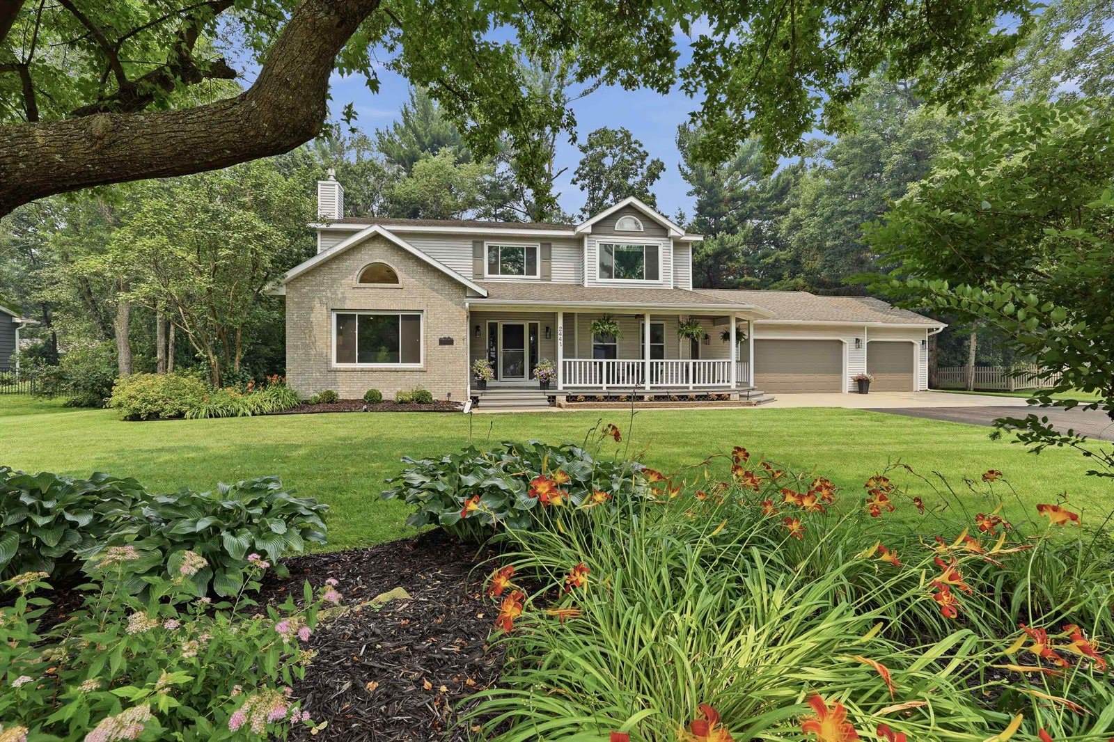 2441 Shadowview Circle, Plover, WI 54467