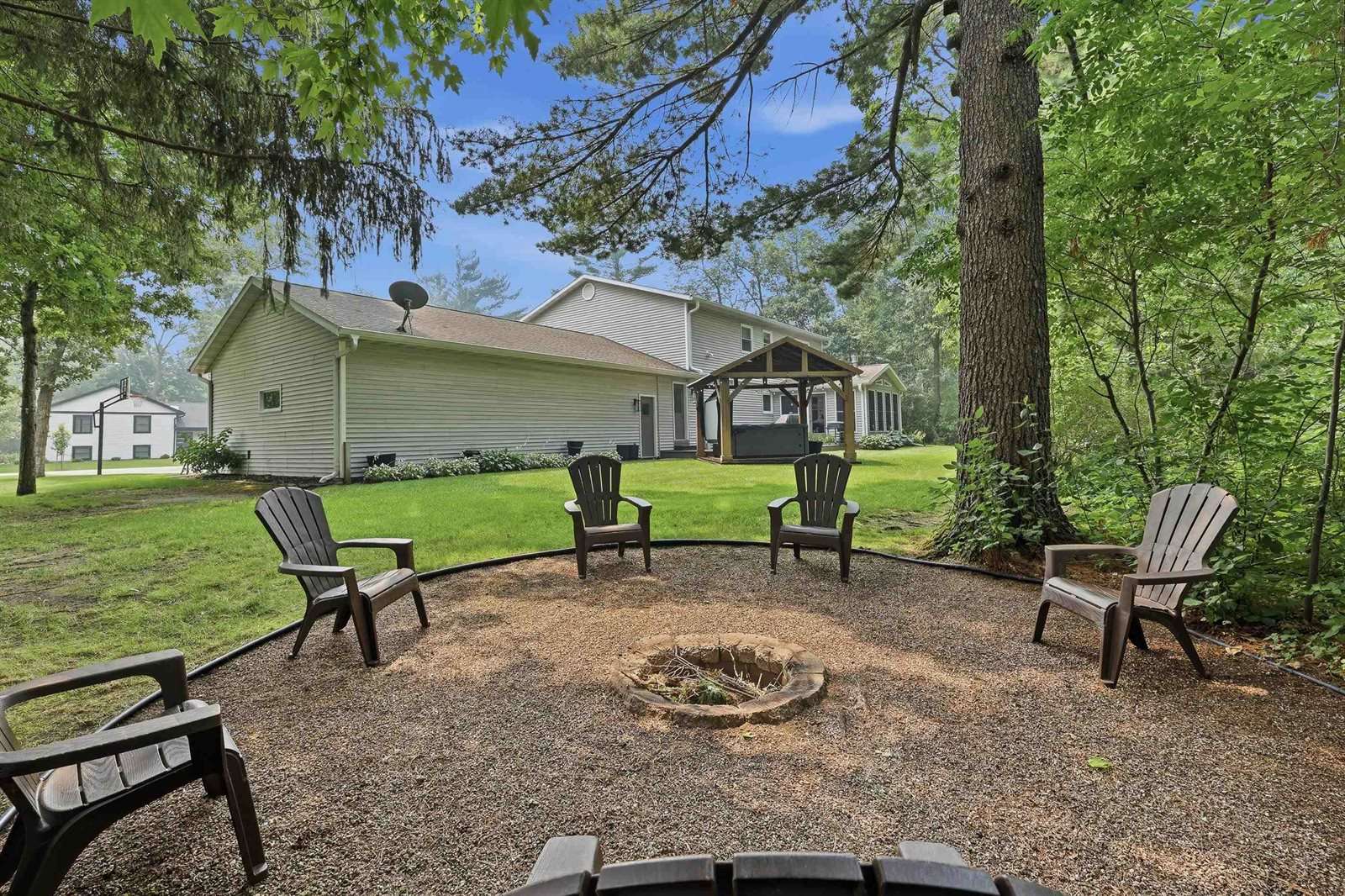 2441 Shadowview Circle, Plover, WI 54467