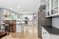 2441 Shadowview Circle, Plover, WI 54467