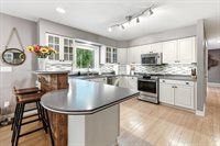 2441 Shadowview Circle, Plover, WI 54467