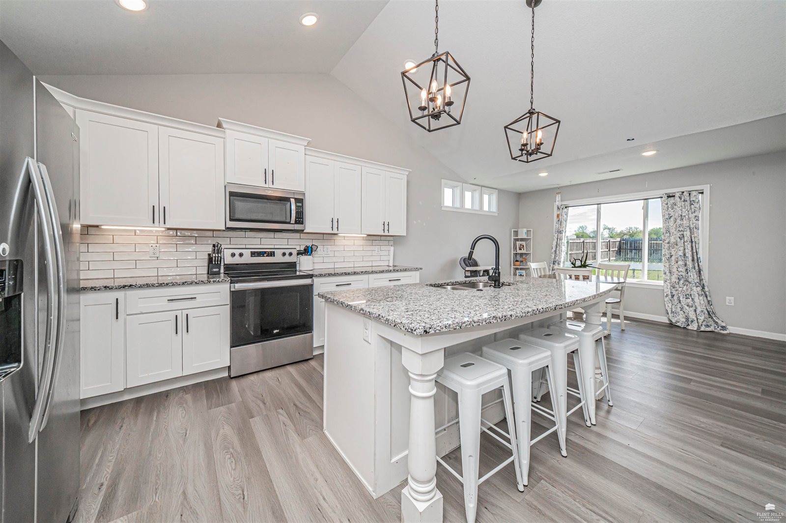 4377 Glen View, Manhattan, KS 66502