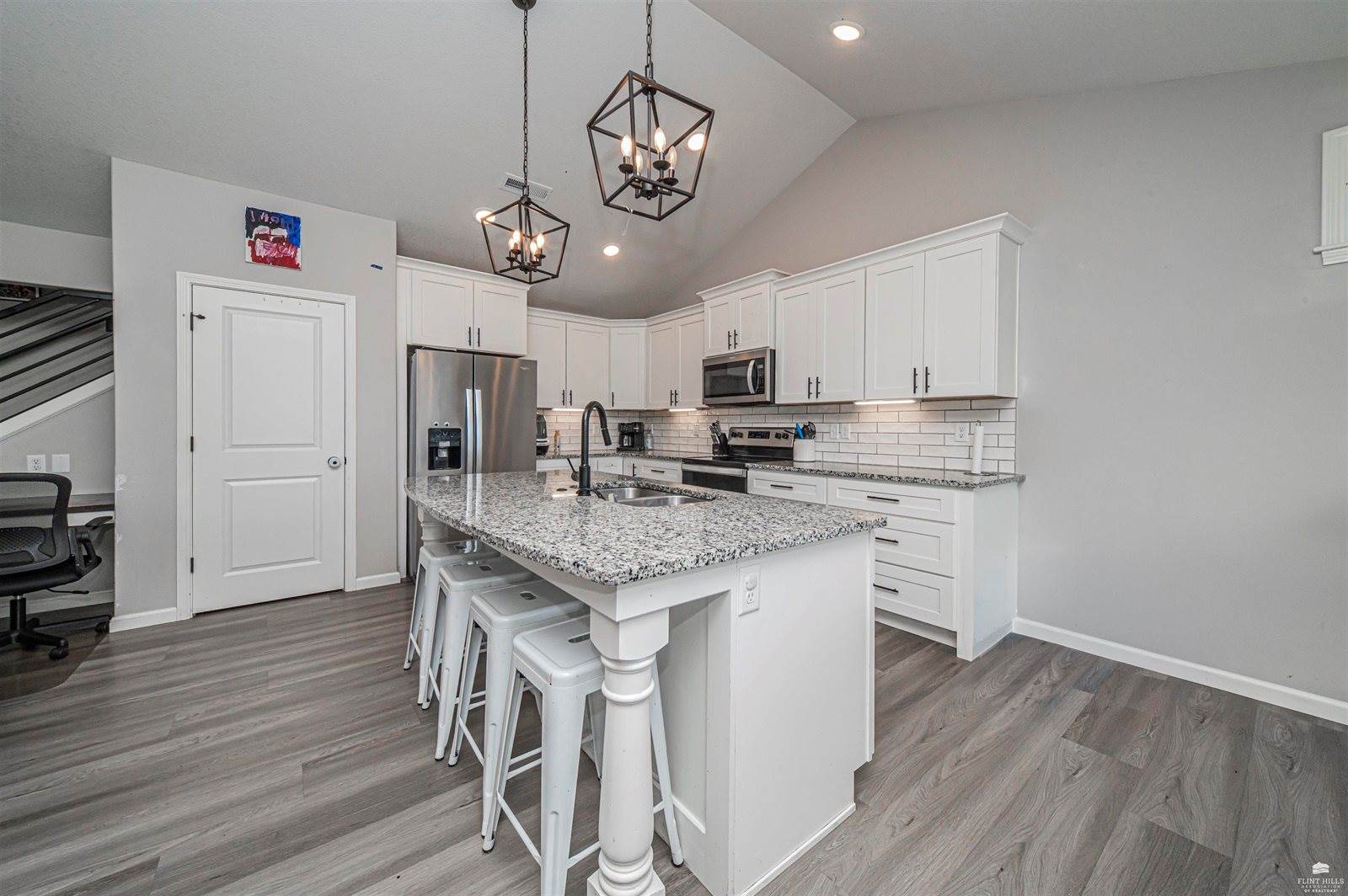 4377 Glen View, Manhattan, KS 66502