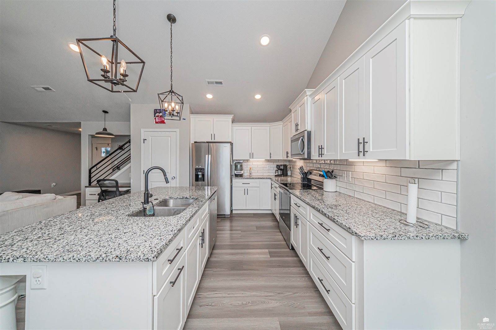 4377 Glen View, Manhattan, KS 66502