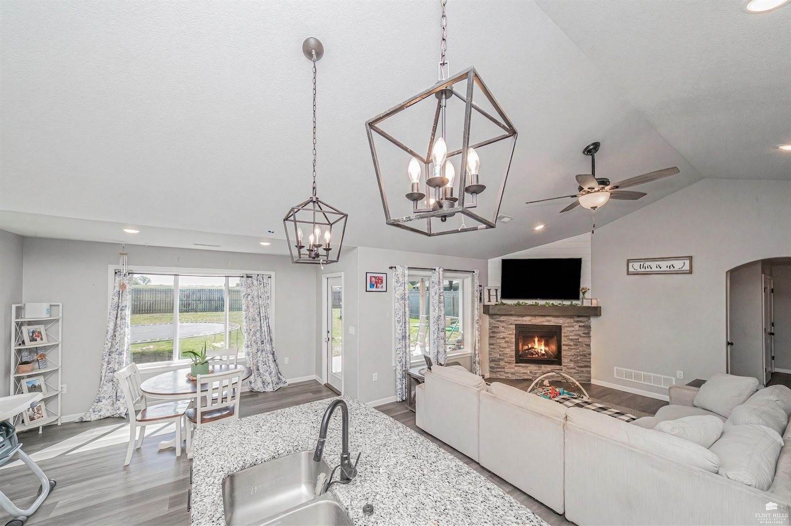 4377 Glen View, Manhattan, KS 66502