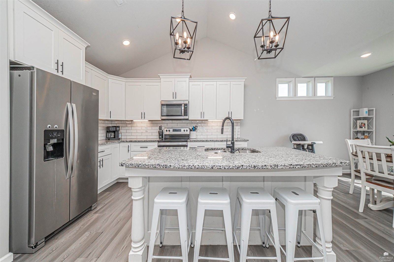 4377 Glen View, Manhattan, KS 66502