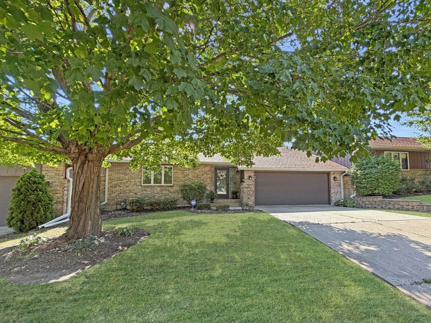 550 North Sierra Drive, Freeport, IL 61032