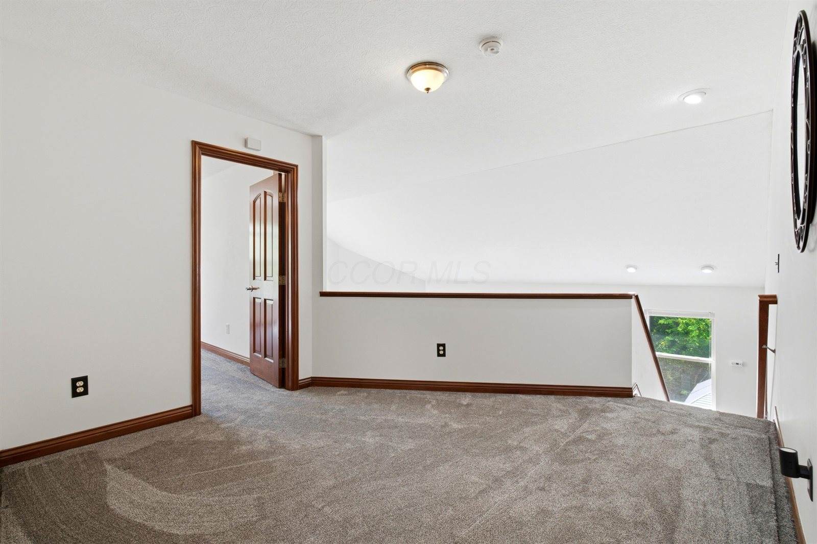 327 Pagoda Court, Pickerington, OH 43147