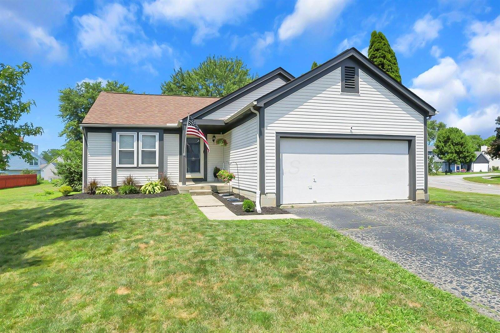 7576 Plainfield Drive, Pickerington, OH 43147