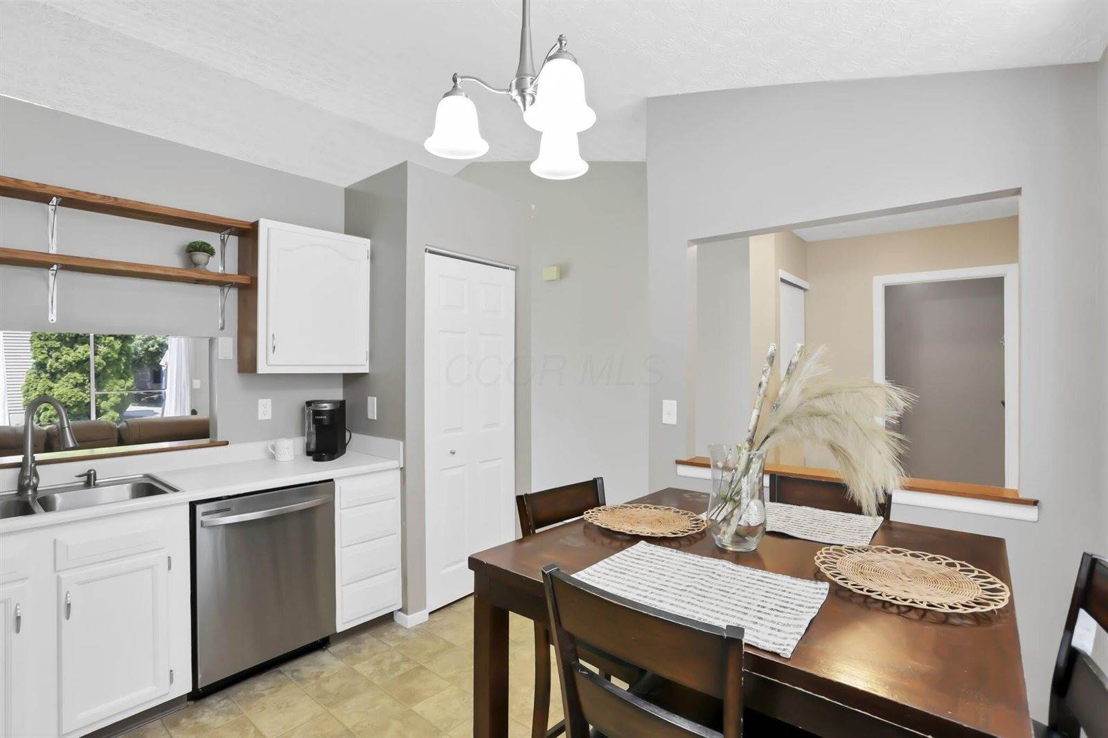 7576 Plainfield Drive, Pickerington, OH 43147