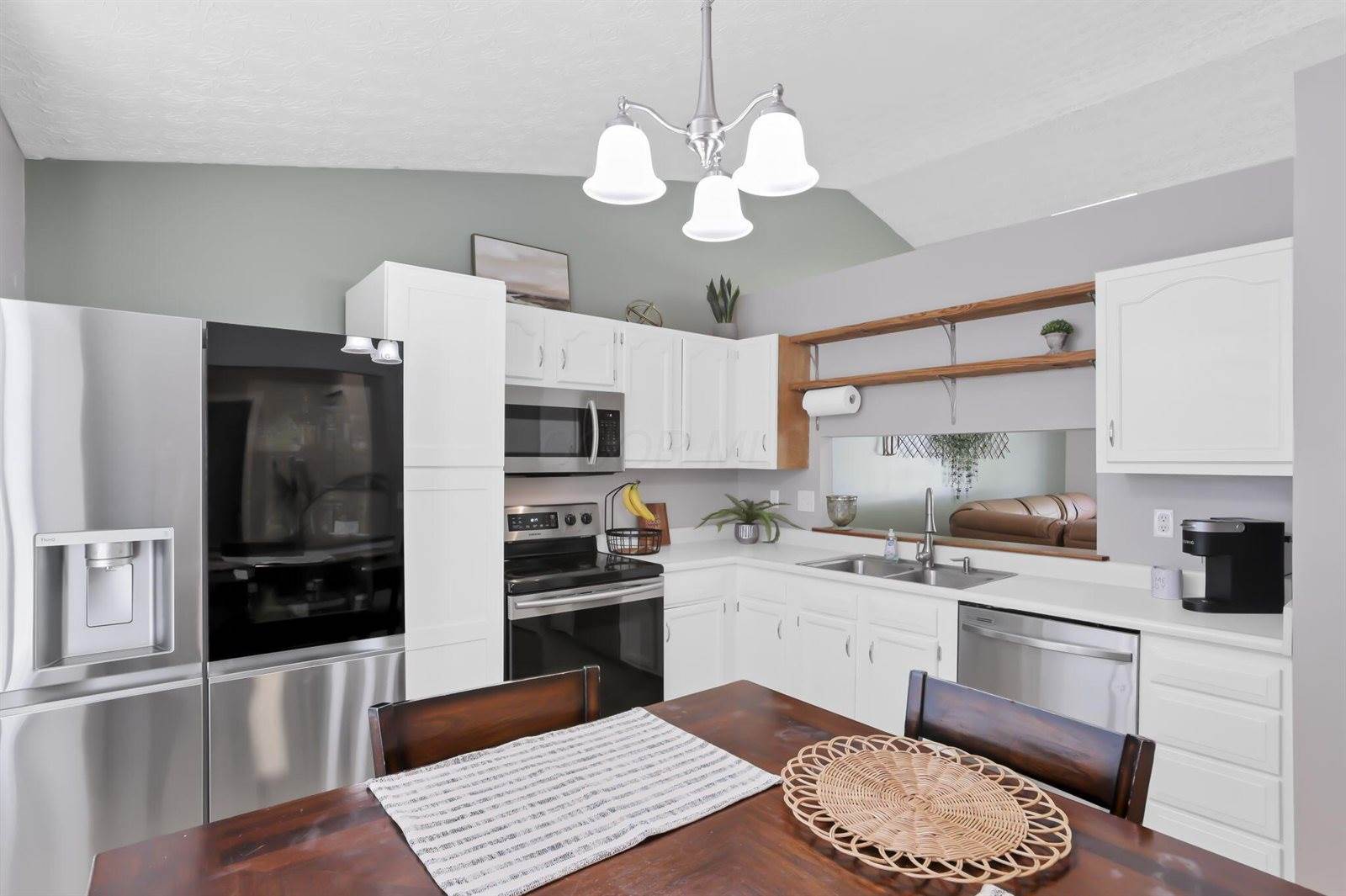 7576 Plainfield Drive, Pickerington, OH 43147