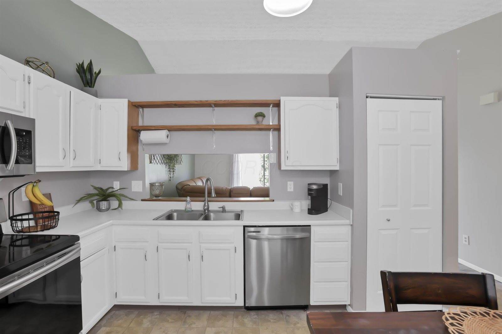 7576 Plainfield Drive, Pickerington, OH 43147