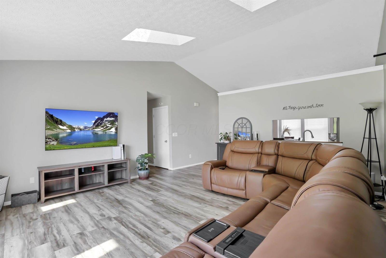 7576 Plainfield Drive, Pickerington, OH 43147