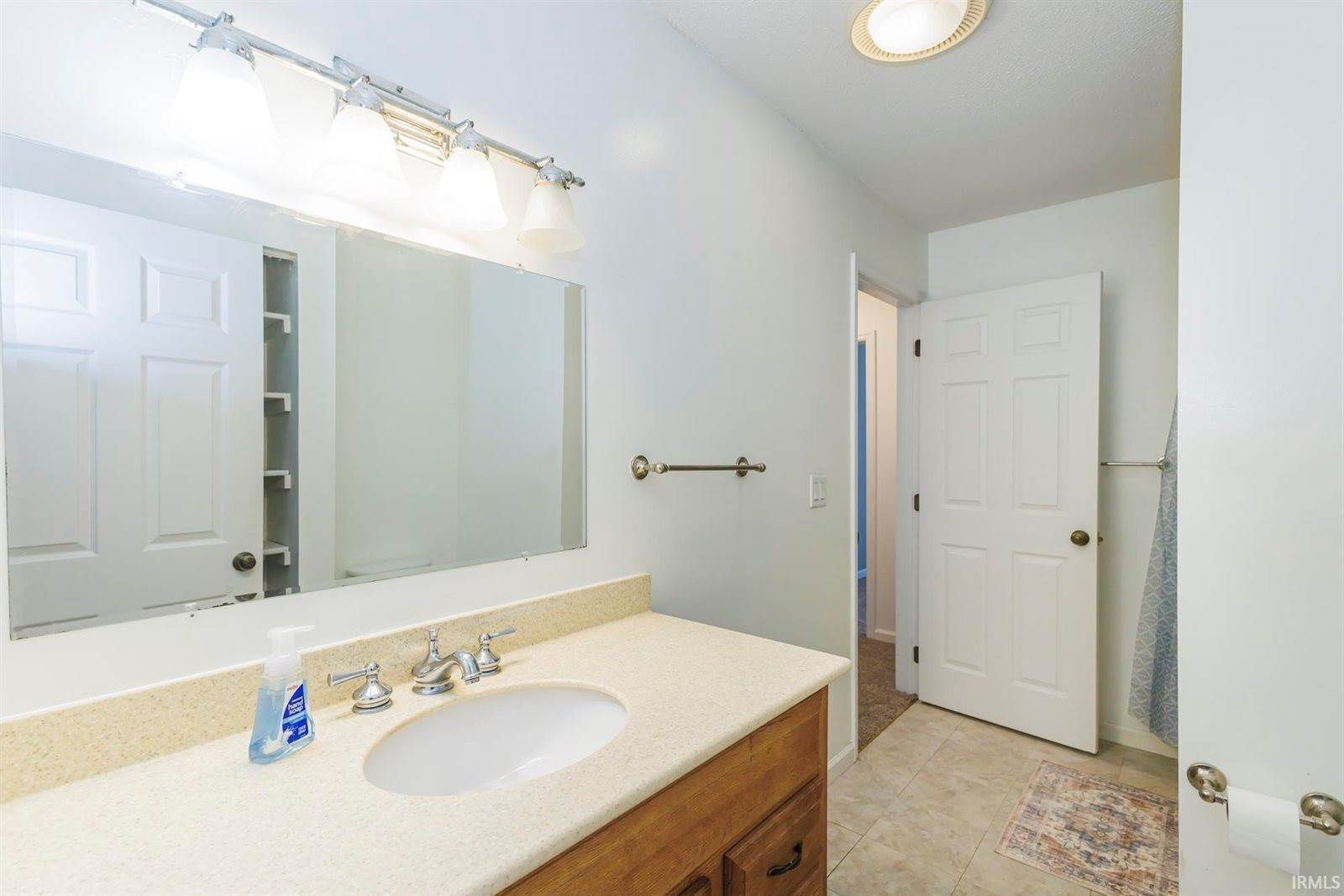 3602 N Lakeside Drive, Muncie, IN 47304
