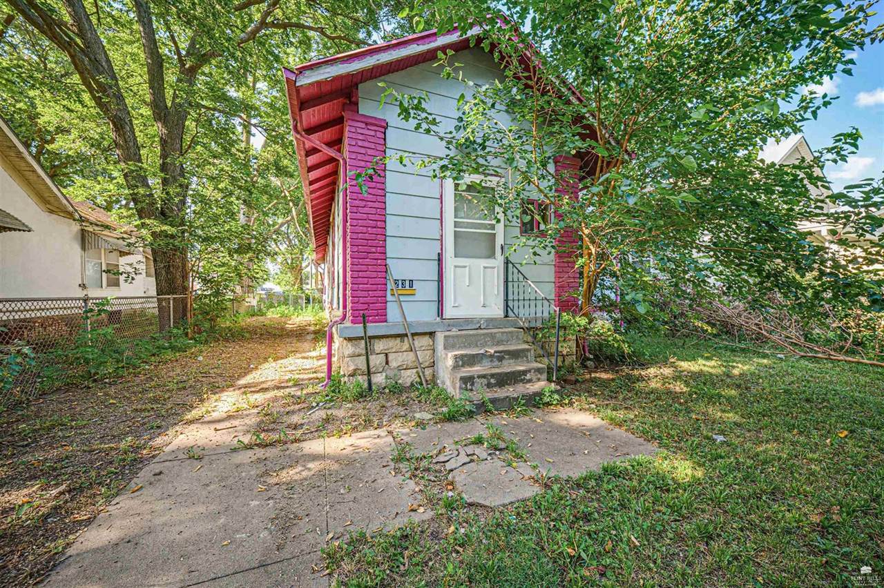 231 West 9, Junction City, KS 66441