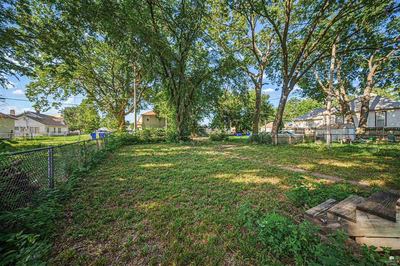 231 West 9, Junction City, KS 66441