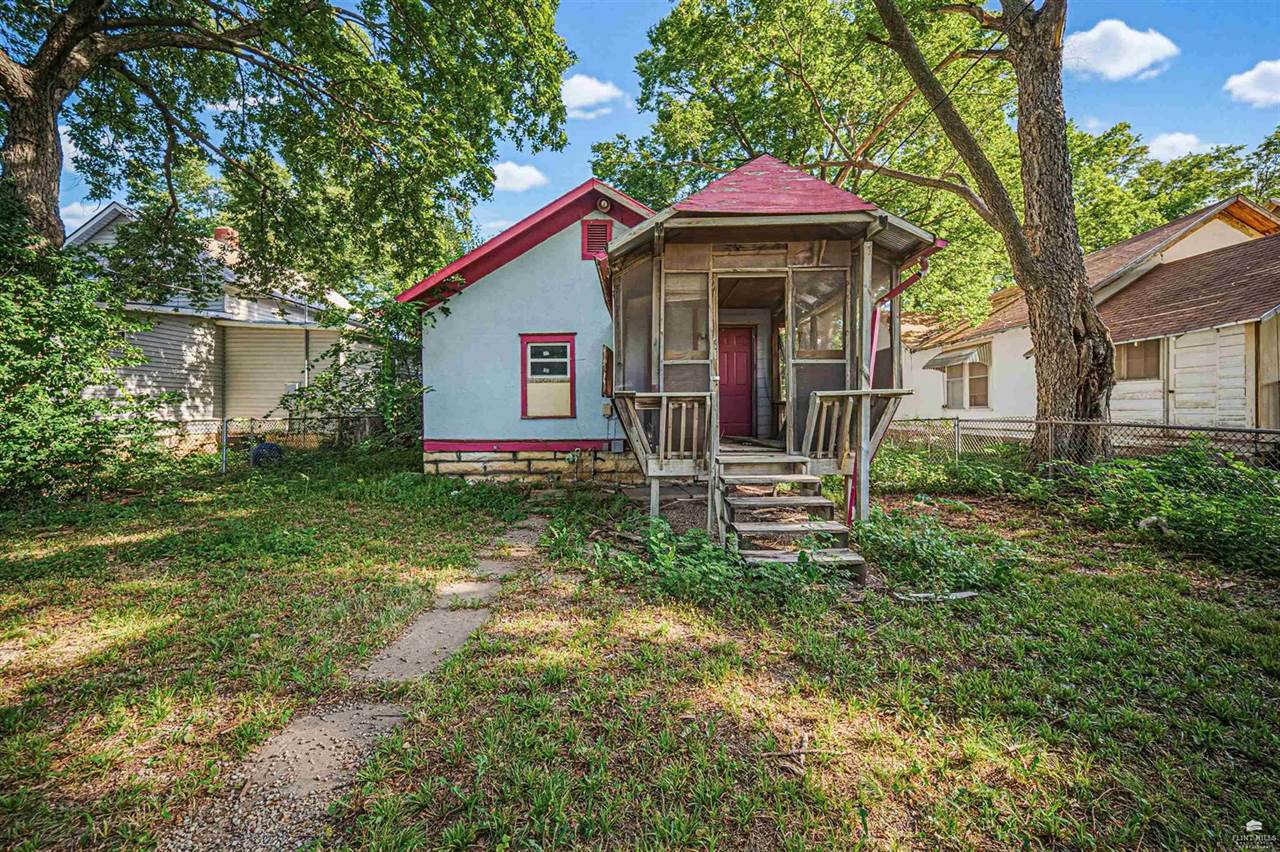 231 West 9, Junction City, KS 66441