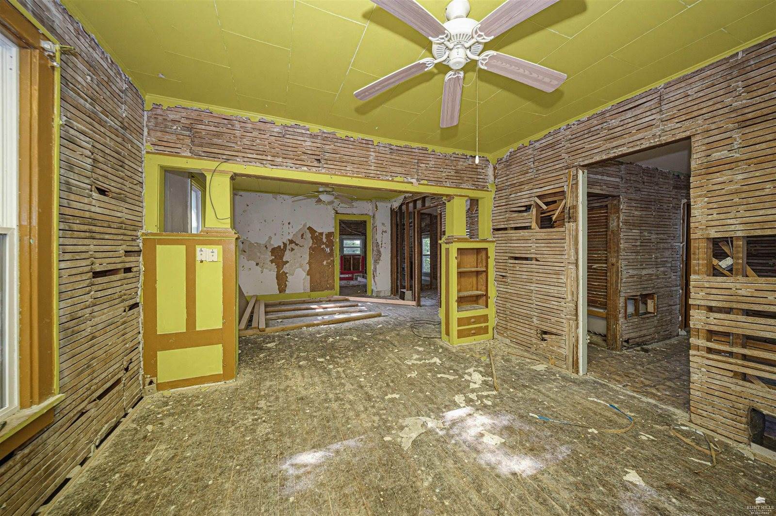 231 West 9, Junction City, KS 66441