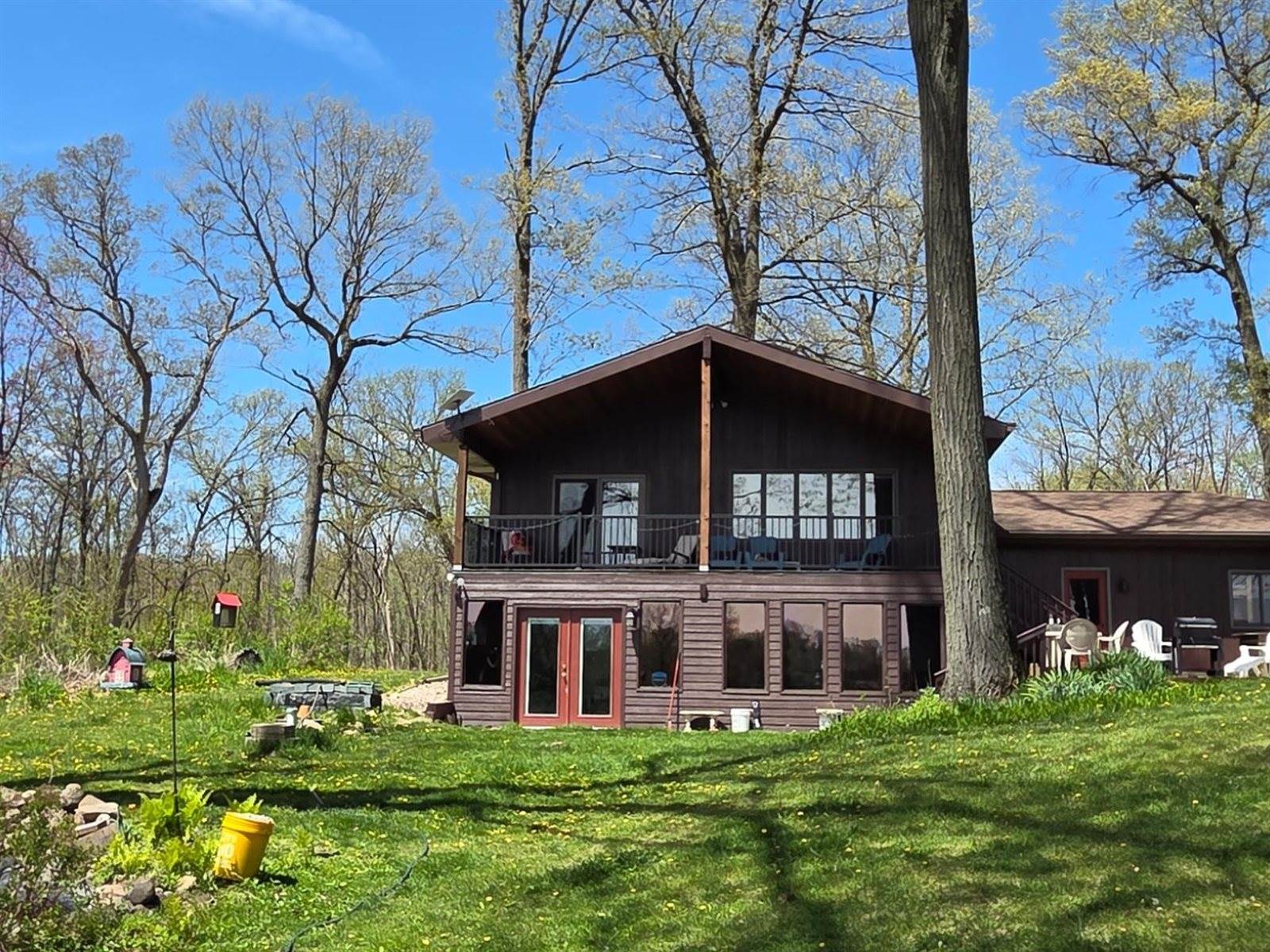 W793 Oak Shore, Fountain Prairie, WI 53932