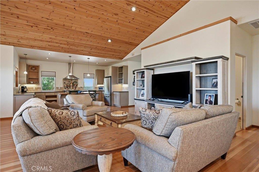 16542 Crescent Court, Hidden Valley Lake, CA 95467