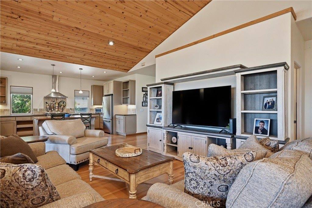 16542 Crescent Court, Hidden Valley Lake, CA 95467