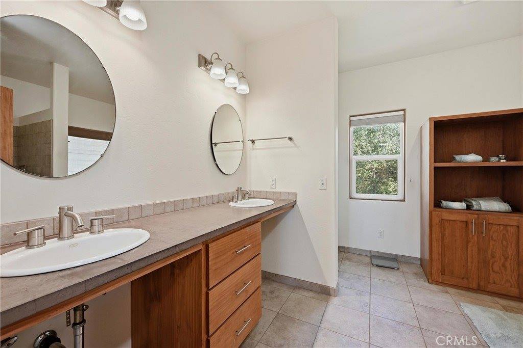 16542 Crescent Court, Hidden Valley Lake, CA 95467