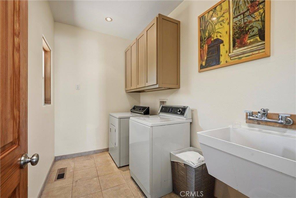16542 Crescent Court, Hidden Valley Lake, CA 95467