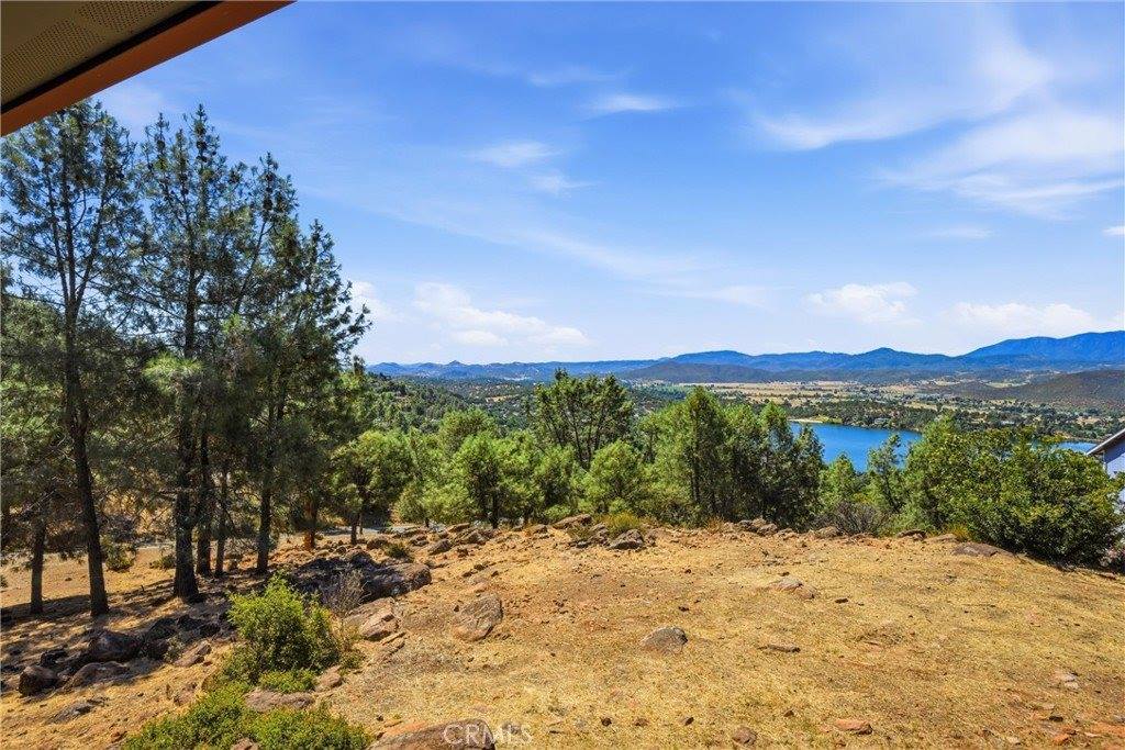 16542 Crescent Court, Hidden Valley Lake, CA 95467