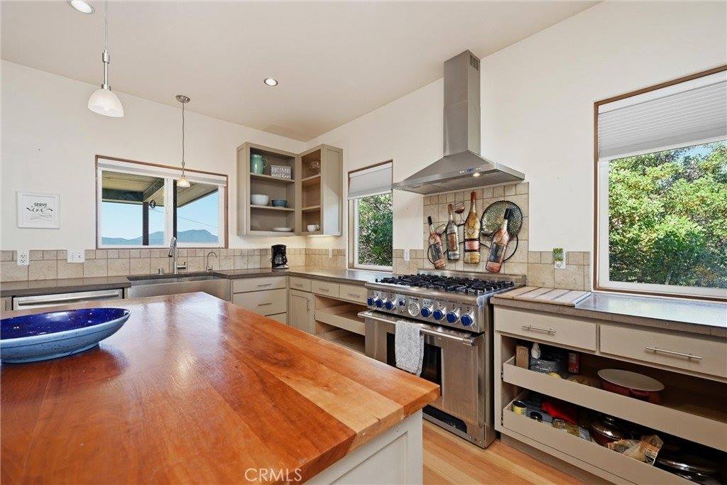 16542 Crescent Court, Hidden Valley Lake, CA 95467