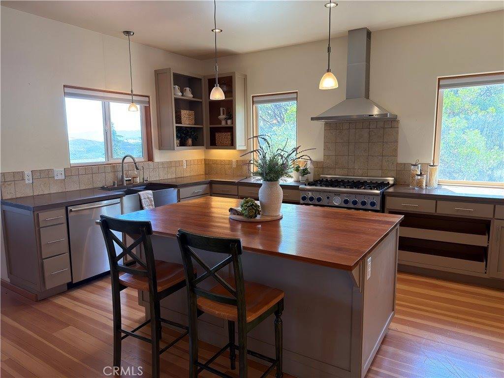 16542 Crescent Court, Hidden Valley Lake, CA 95467