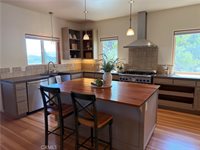 16542 Crescent Court, Hidden Valley Lake, CA 95467