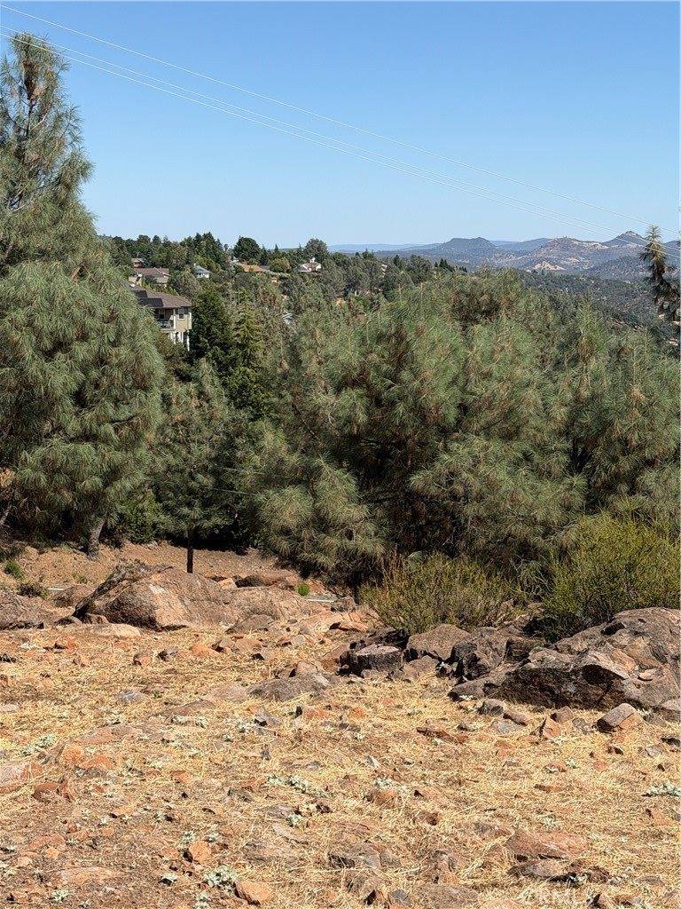 16547 Crescent Court, Hidden Valley Lake, CA 95467