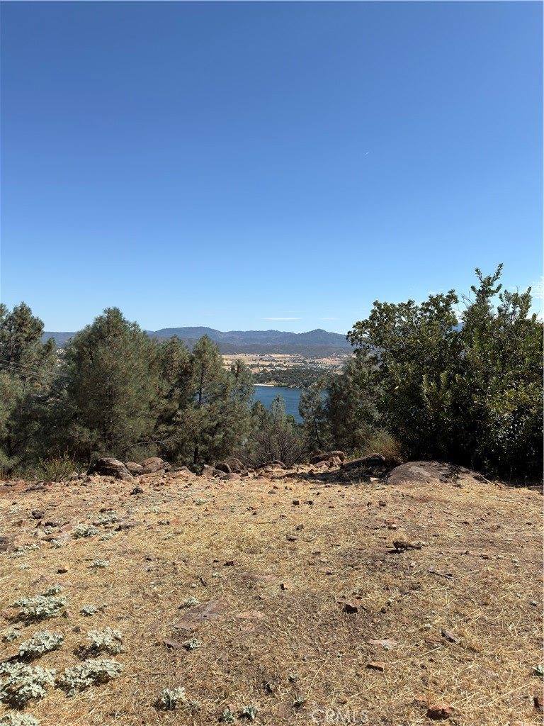 16547 Crescent Court, Hidden Valley Lake, CA 95467